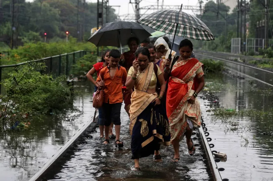 Warum Monsunüberschwemmungen indische Städte lahmlegen: Die urbane Krise verstehen