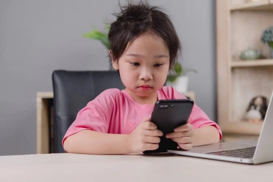 Japanische Eltern sorgen sich während der Sommerferien um Lerngewohnheiten und Bildschirmzeit ihrer Kinder
