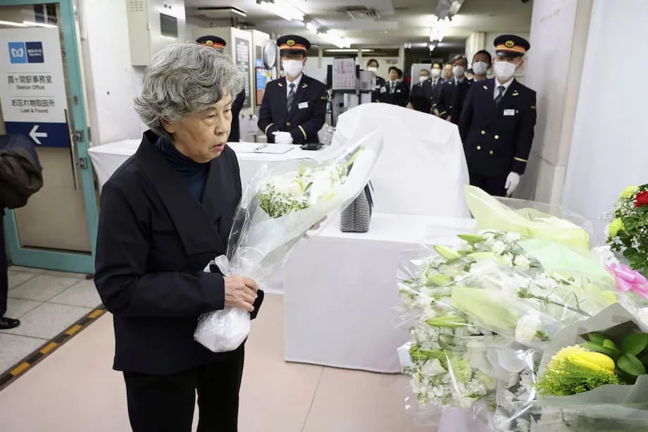 Shoko Asaharas Sohn steigt zum Anführer von Aleph auf: Der Schatten von Aum Shinrikyo im heutigen Japan