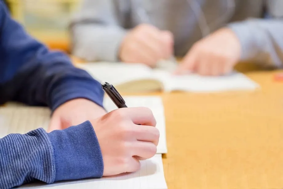 Japanische Schüler haben Schwierigkeiten mit offenen Fragen: Erkenntnisse aus dem nationalen Leistungstest 2025