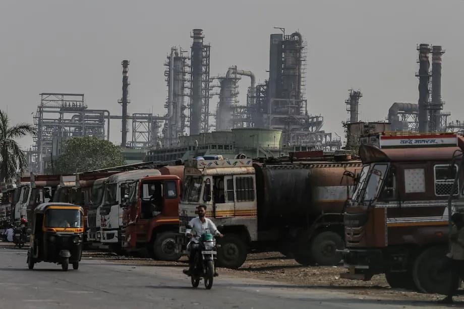 Indien drohen US-Zölle wegen russischer Ölimporte: Der hochbrisante Konflikt zwischen Energiesicherheit und Geopolitik