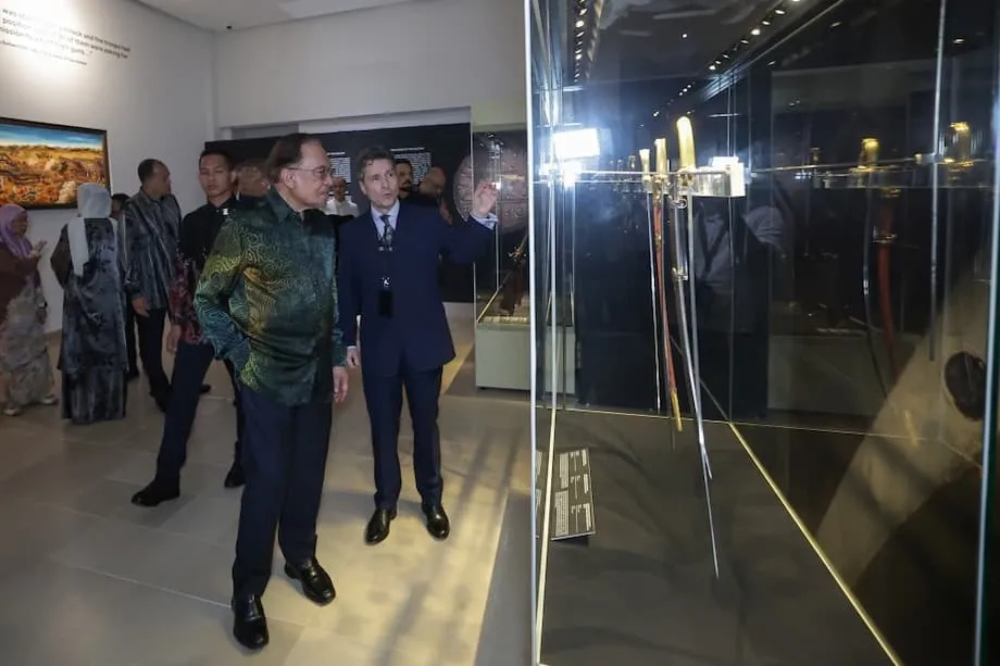 Anwar Ibrahim fordert eine Neubewertung kolonialer Geschichtsbilder: Tipu Sultan und die Geschichte Asiens im Fokus