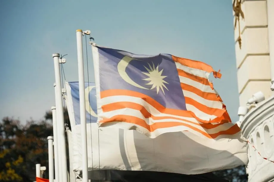 Malaysias Gurtpflicht in Bussen: Neue Kontrollen, eine Tragödie und der Einsatz für sichereres Reisen