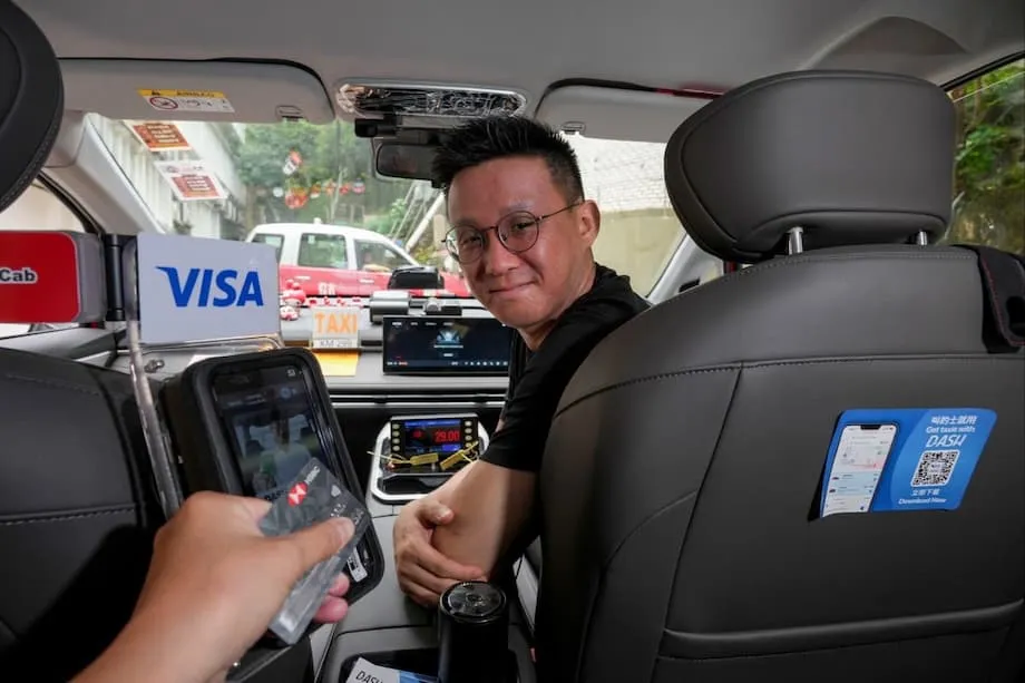 Hongkongs Taxi-Revolution: Wie Dash und elektronische Zahlungen das Taxigewerbe der Stadt verändern