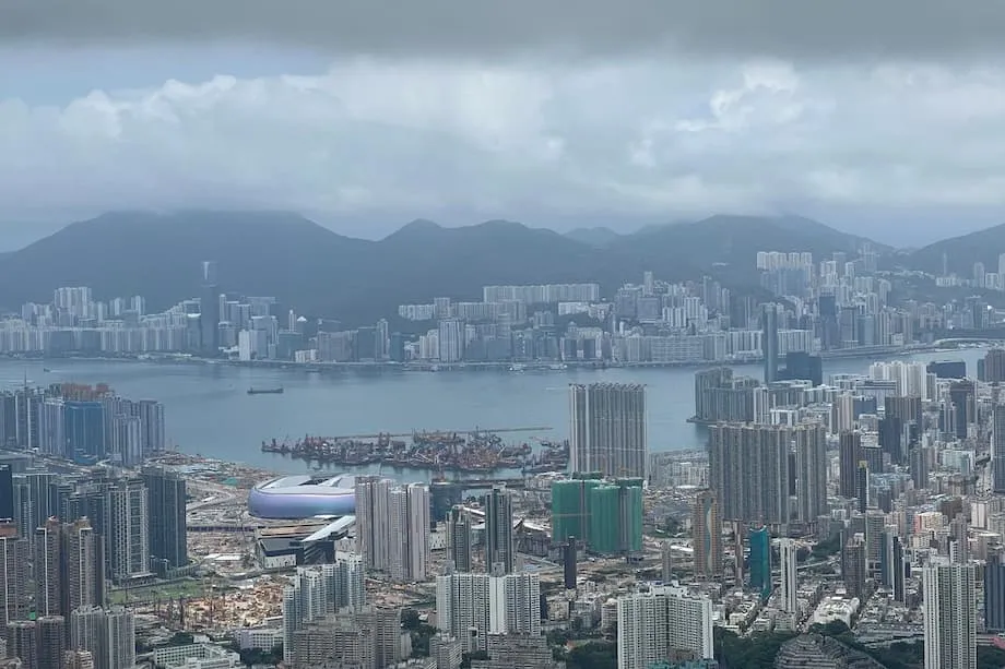 Der Hongkonger Trinkwasserskandal: Mängel bei der Auftragsvergabe, Misstrauen in der Bevölkerung und Forderungen nach Reformen