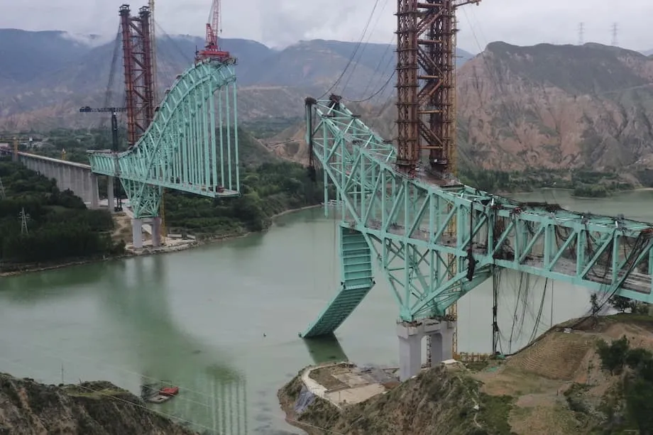 Tragödie am Gelben Fluss: Brückeneinsturz in Qinghai fordert zwölf Todesopfer