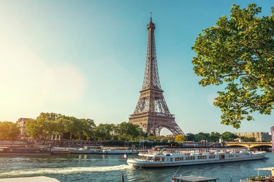 Chinesische Touristen sorgen 2025 für einen Tourismusboom in Paris: Gründe für den Anstieg und Reaktionen der Stadt