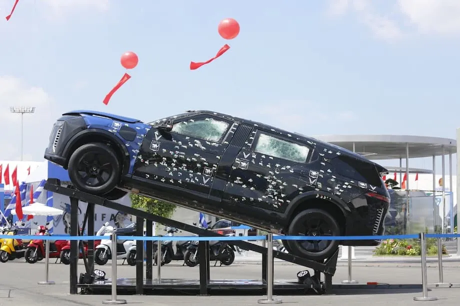 VinFasts gepanzerte Limousine hält 440 Schüssen bei anspruchsvollem Sicherheitstest in Vietnam stand