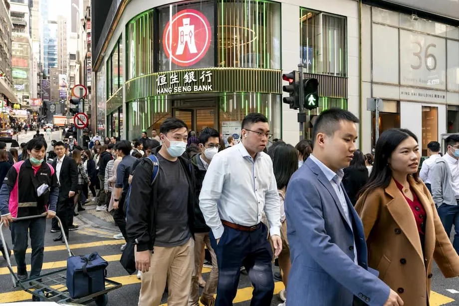 Zuzug von Fachkräften vom Festland stellt Hongkongs Arbeitsmarkt, Schutzmaßnahmen und gesellschaftlichen Zusammenhalt auf die Probe