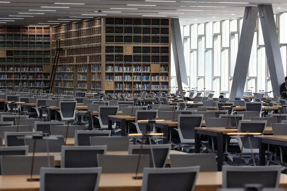Warum Rekordzahlen von Studierenden Südkoreas Eliteuniversitäten verlassen, um Medizin zu studieren