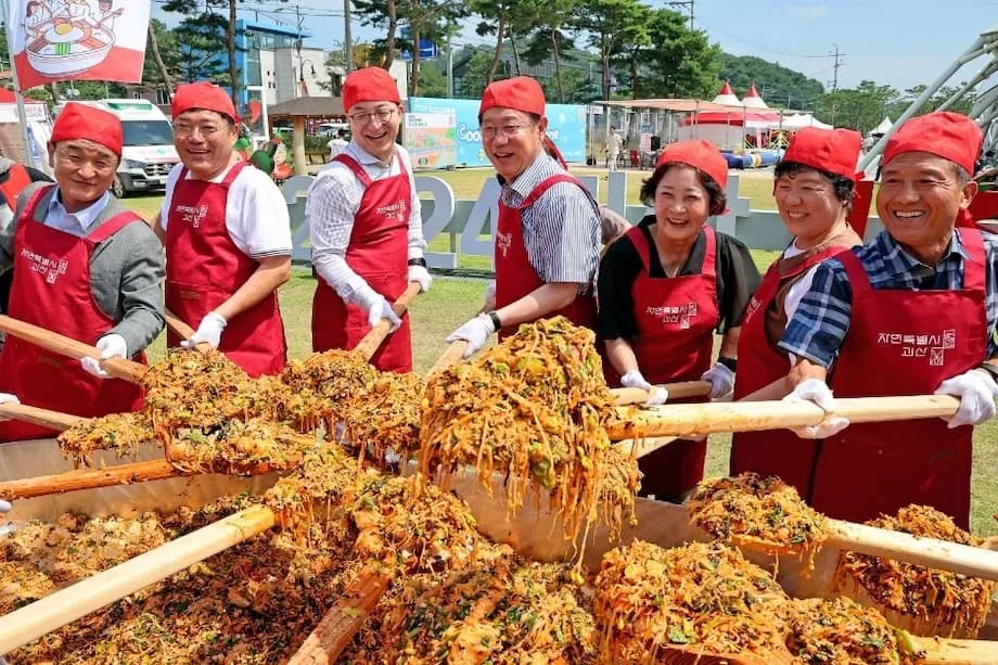 Wo man den Herbst 2025 in Korea feiern kann: Festivals, nächtliche Gärten und saisonale Köstlichkeiten
