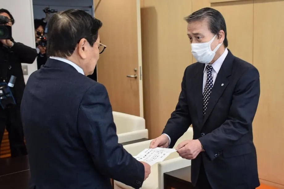 Empörung in Japan, nachdem wegen Belästigung beschuldigter Ex-Bürgermeister einen Sitz im Stadtrat gewinnt