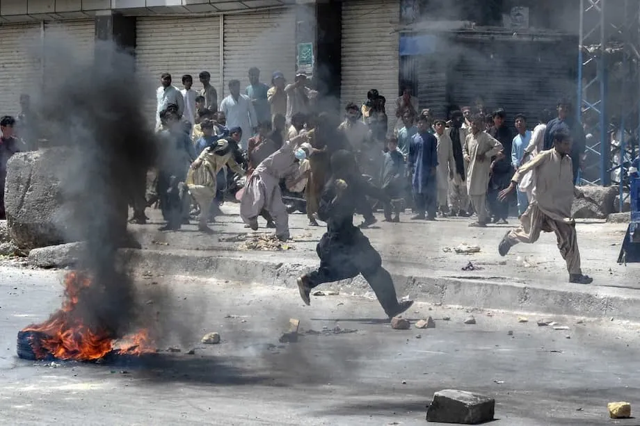 Pakistan nimmt Hunderte fest: Streik in Belutschistan nach tödlichem Bombenanschlag in Quetta
