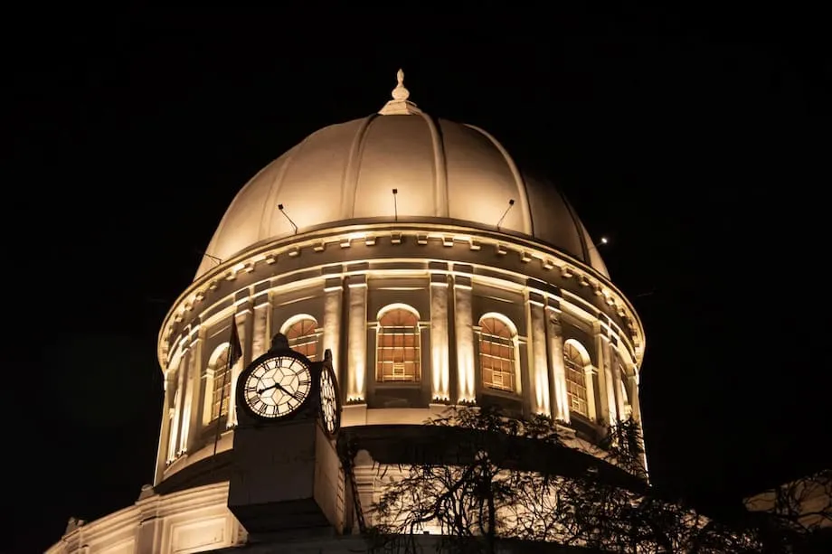 Kolkata bei Nacht: Bürger bringen das Kulturerbe zum Leuchten