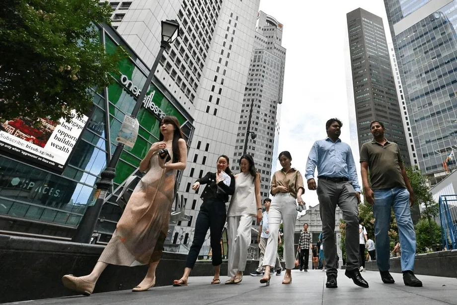 Wie Singapur Arbeitsplätze im mittleren Qualifikationsbereich angesichts des KI-Wandels schützen kann