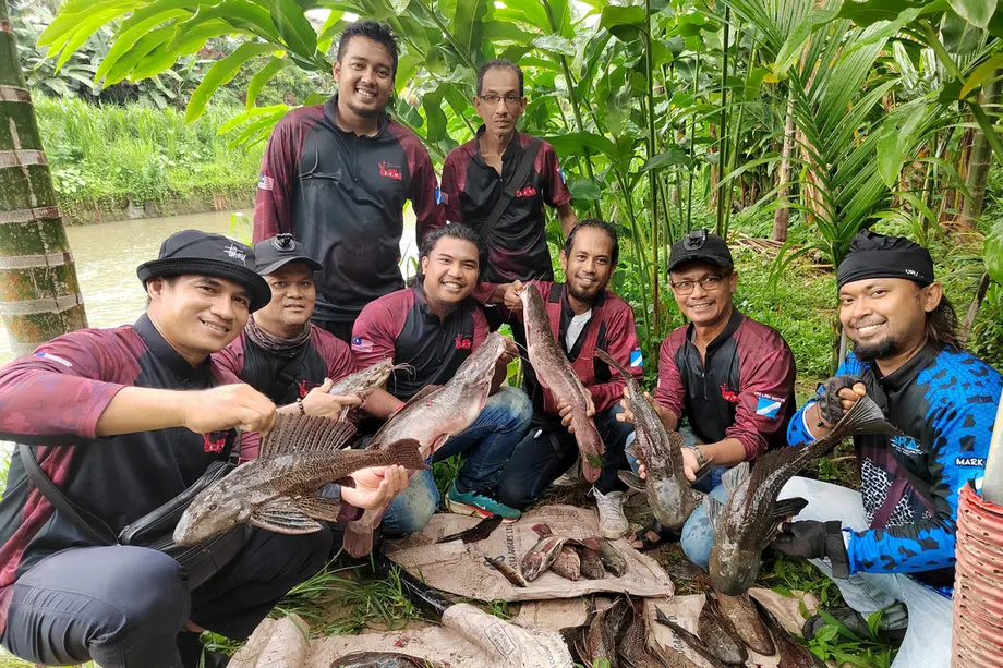 Angler werden zu Flussschützern, während invasive Fische Malaysias Flüsse bedrohen