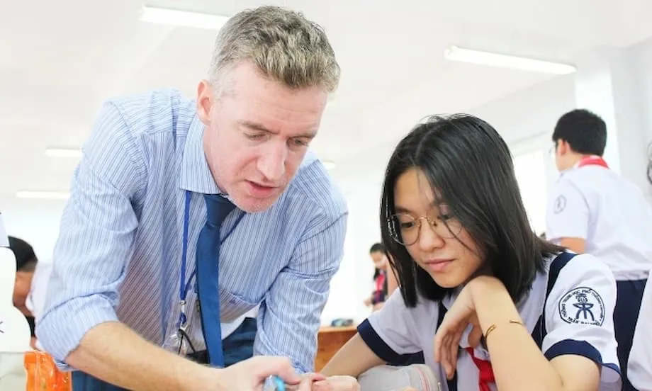Vietnam will bis 2030 22.000 Englischlehrkräfte einstellen, um Englisch als Zweitsprache zu etablieren