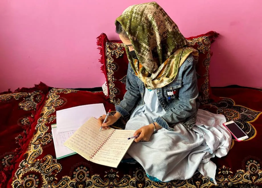 Internet-Blackout der Taliban zerstört die Bildung afghanischer Mädchen