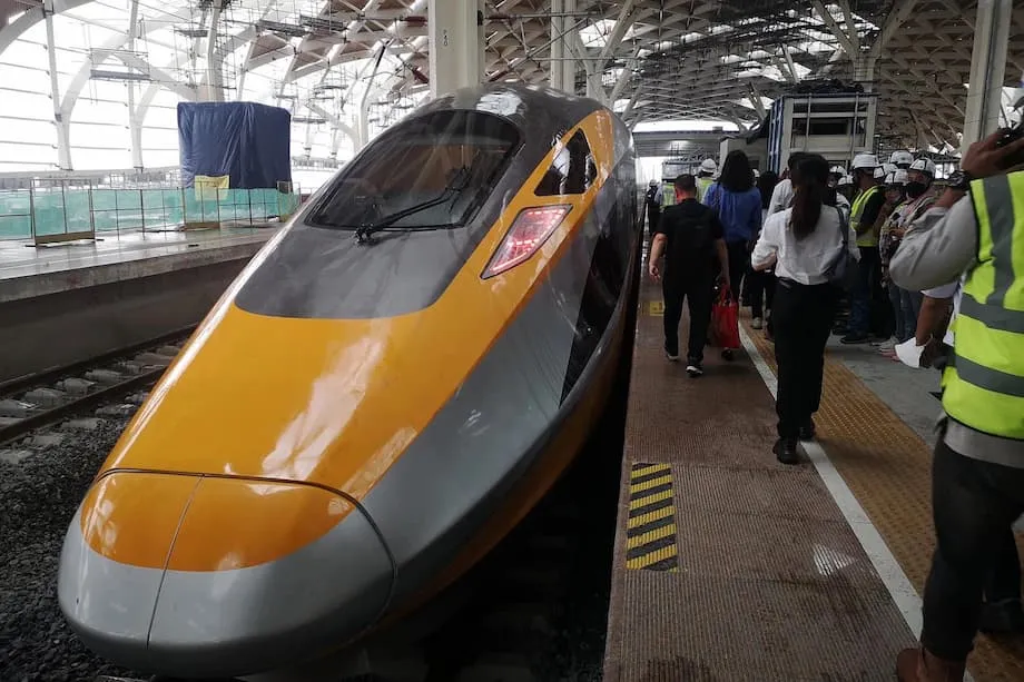 Indonesien nimmt Gespräche mit China über Schulden der Hochgeschwindigkeitsbahn Whoosh auf