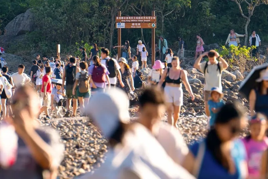 Hongkong prüft den Tourismusdruck auf Sharp Island, während Behörden die Schäden am Riff herunterspielen