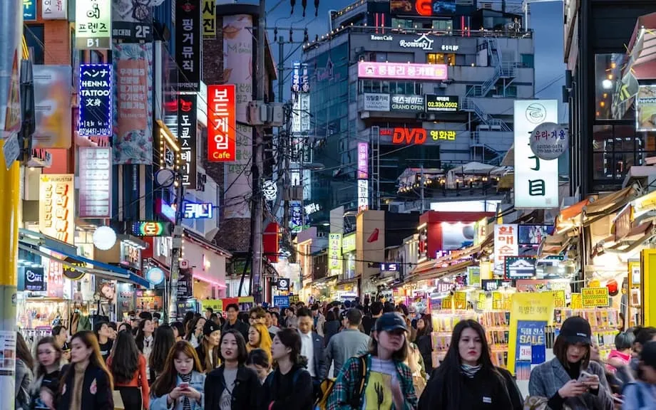 Vom Bildschirm auf die Straße: Wie die K-Kultur den Tourismus in Südkorea verändert