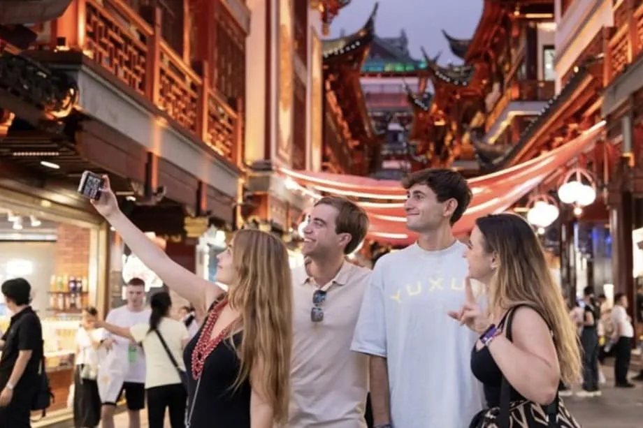 China lockt ausländische Touristen mit Anreizen zum Einkaufen