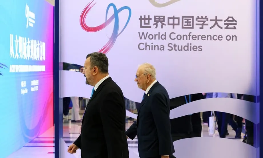 Wissenschaftler aus aller Welt kommen in Shanghai zusammen, um China-Studien und Modernisierung neu zu denken