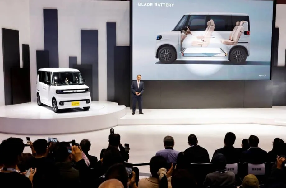 BYD stellt in Tokio den Kei-Stromer Racco vor: Der Wettbewerb auf Japans Kleinwagenmarkt verschärft sich