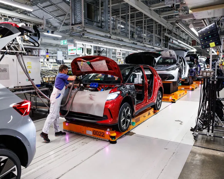 Europas Autobauer bereiten sich auf Produktionsstopps vor, nachdem China Nexperia-Chipexporte blockiert