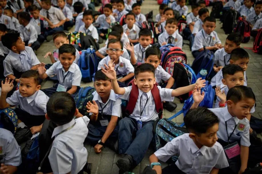 Umbruch in Malaysias Klassenzimmern: Zwei Lehrkräfte, fächerübergreifender Unterricht und Zweifel an der Bereitschaft
