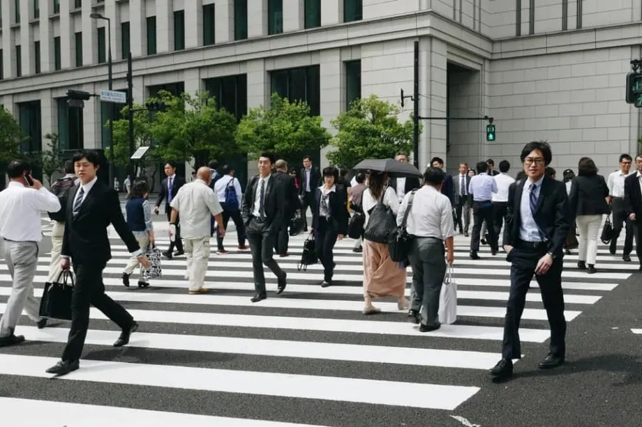 Japans Unternehmen setzen angesichts einer alternden Belegschaft und des Drucks von Investoren verstärkt auf Frühverrentung