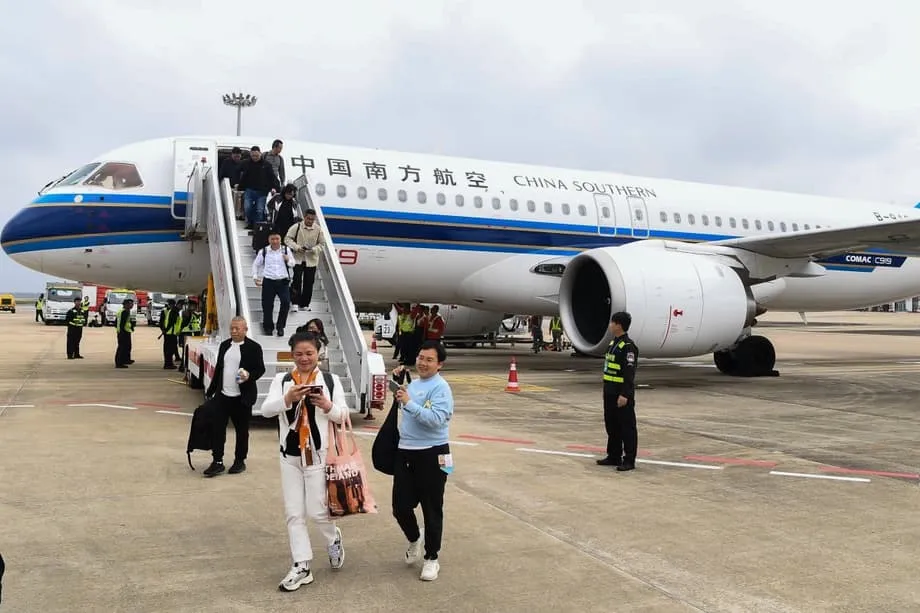 Volle Flugzeuge, knappe Margen: Wie Chinas Hochgeschwindigkeitszüge und überlastete Strecken die Gewinne der Airlines schmälern