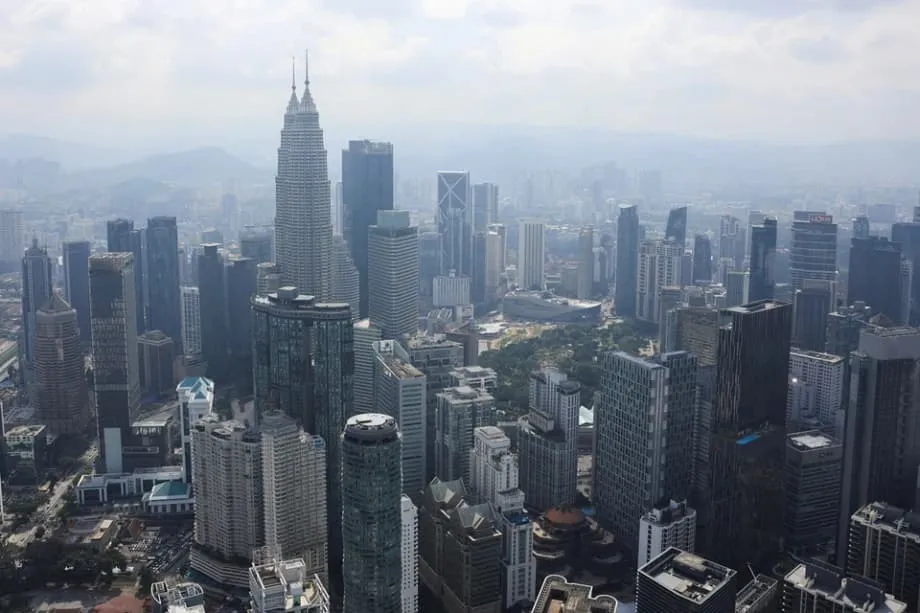 Debatte um Malaysias Zeitzone: Gesundheit, Morgenlicht und die Kosten einer Zeitumstellung