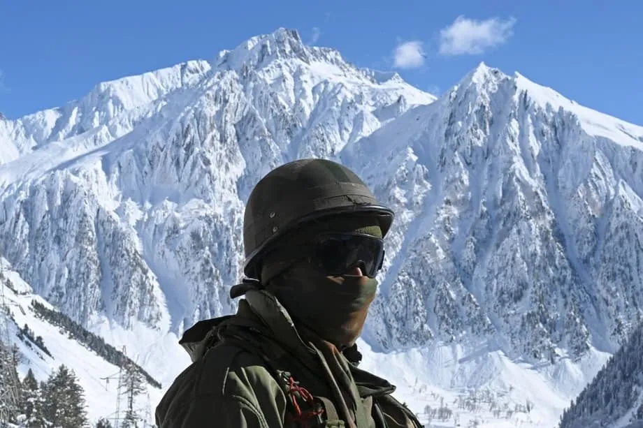Indien eröffnet hoch gelegenen Luftwaffenstützpunkt Nyoma nahe der chinesischen Grenze als Ausbau der Infrastruktur