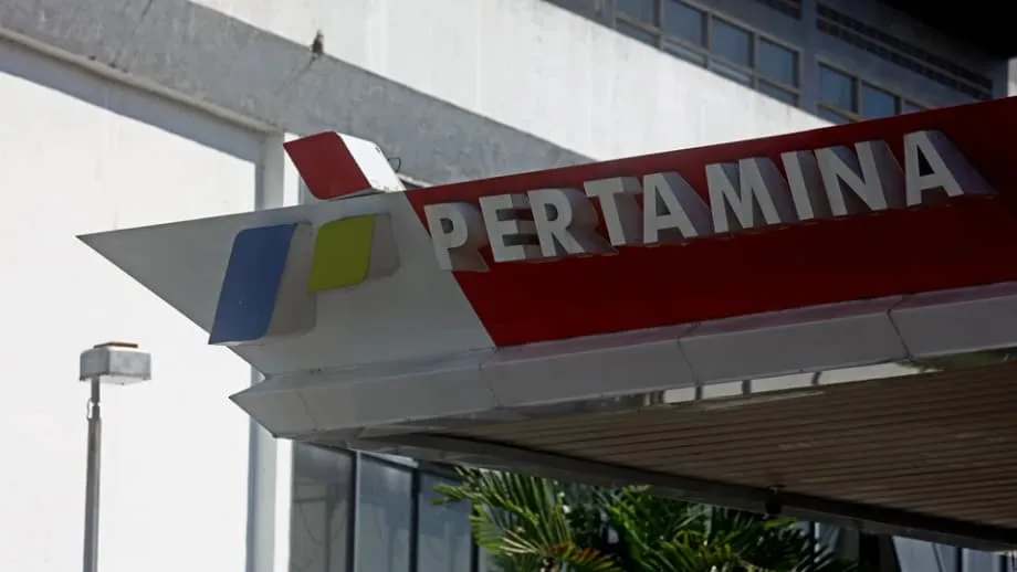 Shell kauft 100.000 Barrel Benzin von Pertamina, während Indonesien Engpässe an privaten Tankstellen bekämpft