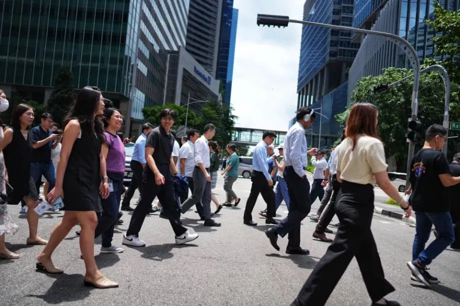 Warum Singapur einen Übergangspfad für berufliche Neuorientierung in der Mitte des Erwerbslebens braucht