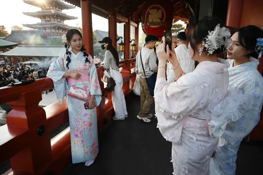 Bis zu 40 Prozent der Flüge von China nach Japan gestrichen, während Taiwan-Konflikt Reiseverkehr und Wirtschaft belastet