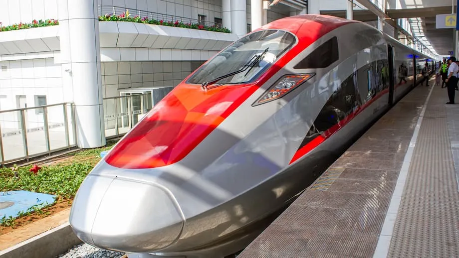 Indonesiens Hochgeschwindigkeitsbahn Whoosh steht vor einer wachsenden Schuldenlast