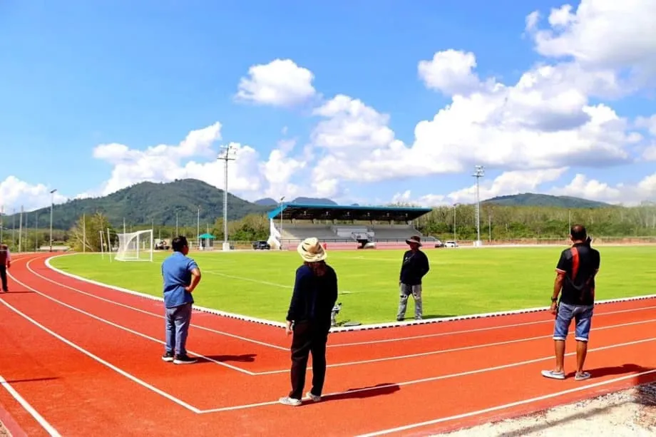 Thailändisches Stadion mit rechtwinkliger Laufbahn löst Sicherheitsbedenken und Ermittlungen aus
