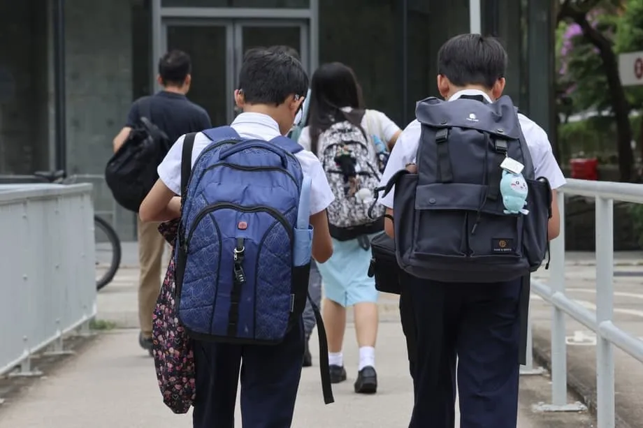 Hongkong überarbeitet Sprachpolitik an Schulen angesichts sinkender Englischkenntnisse