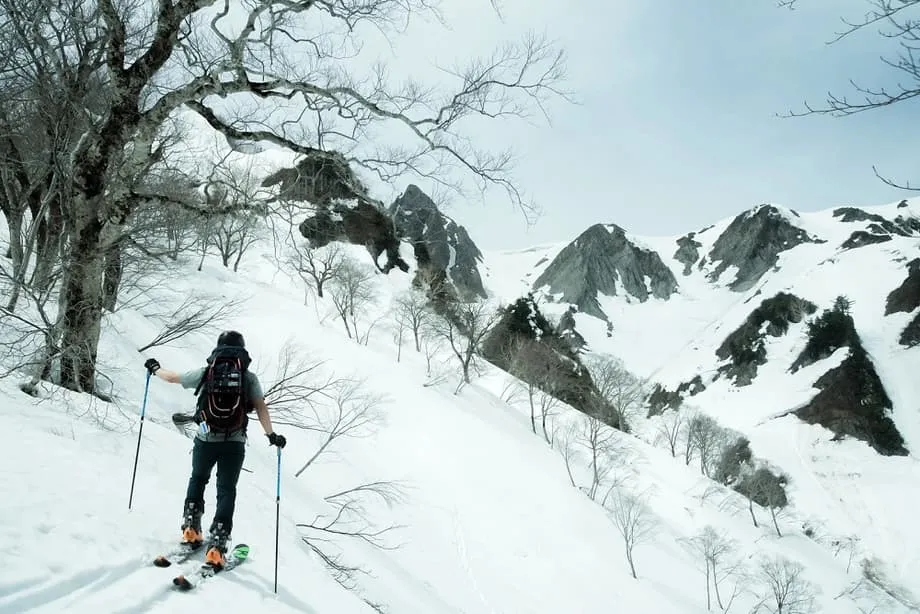 Ausländische Skifahrer verschärfen die Rettungskrise in Hokkaido – Steuerzahler tragen die Kosten