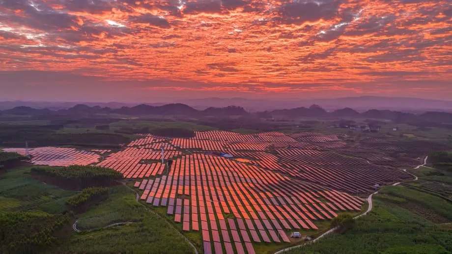 Chinas CO₂-Emissionen erreichen nach 21-monatigem Stillstand vorzeitig einen Wendepunkt