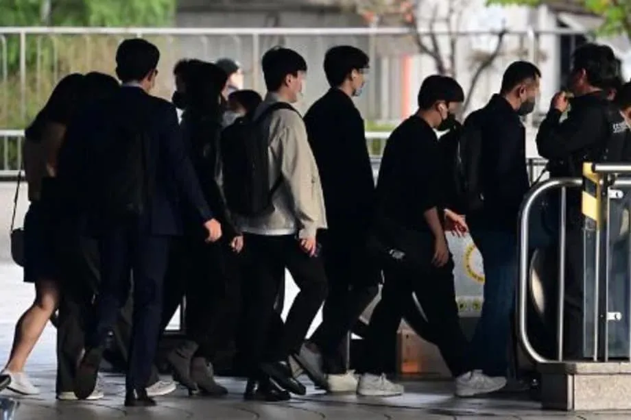 Zwei Drittel der südkoreanischen Beschäftigten werden nach Feierabend kontaktiert, während Gesetze zum Recht auf Nichterreichbarkeit auf sich warten lassen