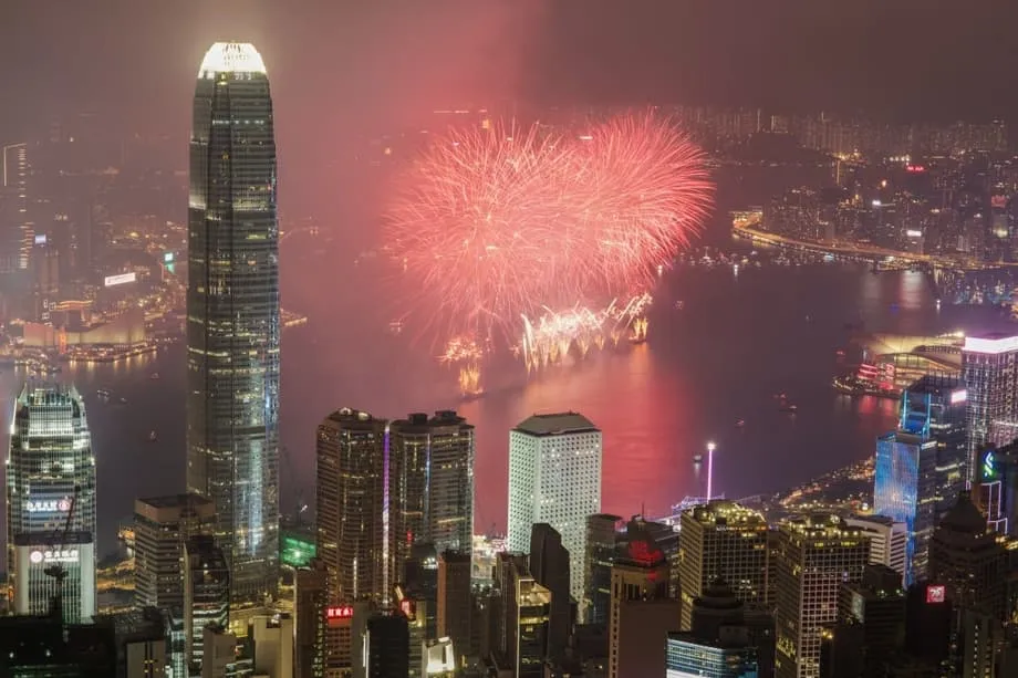 Hongkong auf dem Weg zum weltweit führenden Finanzzentrum, während China die Internationalisierung des Yuan beschleunigt