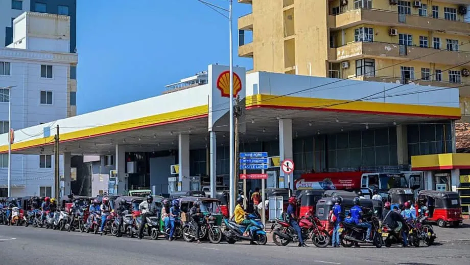 Sri Lanka erklärt Mittwochs zum Feiertag, um die Treibstoffkrise zu überstehen