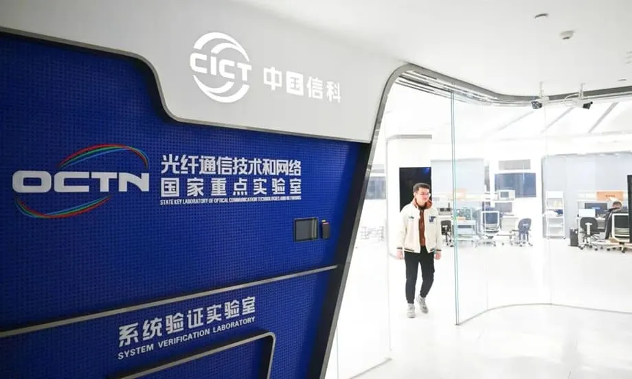 China erzielt Durchbruch bei optischer Übertragung mit 2,5 Petabit pro Sekunde und läutet eine neue Ära KI-tauglicher Infrastruktur ein