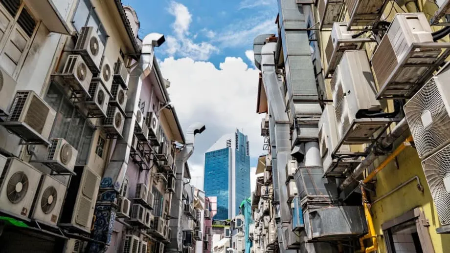 Singapurs Klimaanlagen-Abhängigkeit stößt an ihre Grenzen: Die Krise in der Straße von Hormus erzwingt ein Umdenken in der Energiepolitik