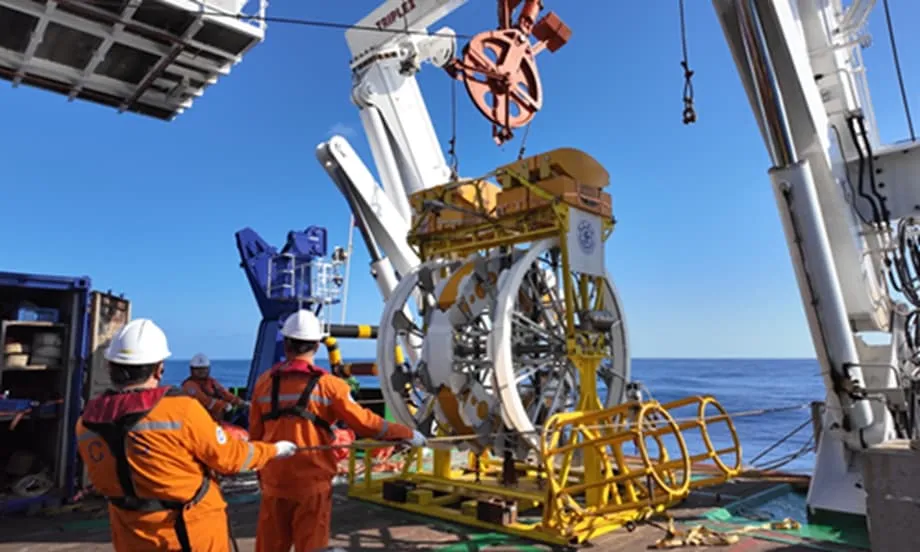 Hardware des chinesischen Neutrinoteleskops TRIDENT besteht entscheidenden Tiefseetest