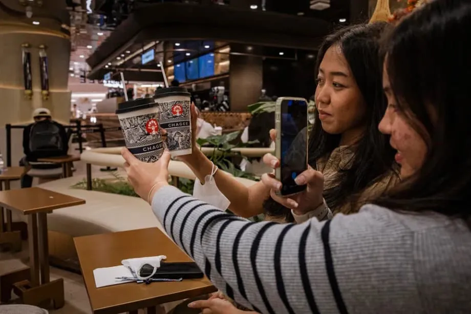 Während US-Marken schwächeln, gewinnt China junge Indonesier für sich