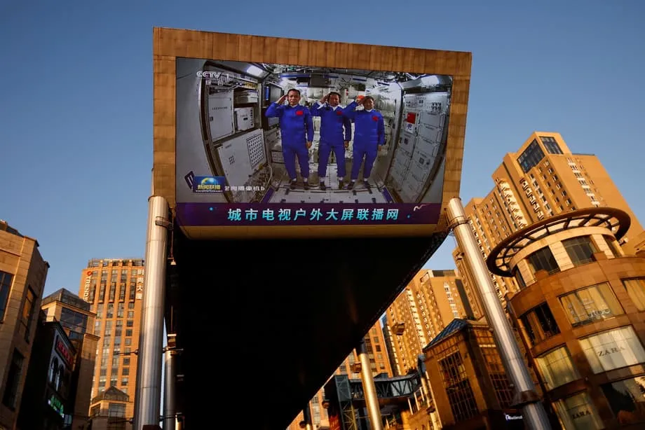 China und die USA wetteifern um die wertvollsten Gebiete auf dem Mond